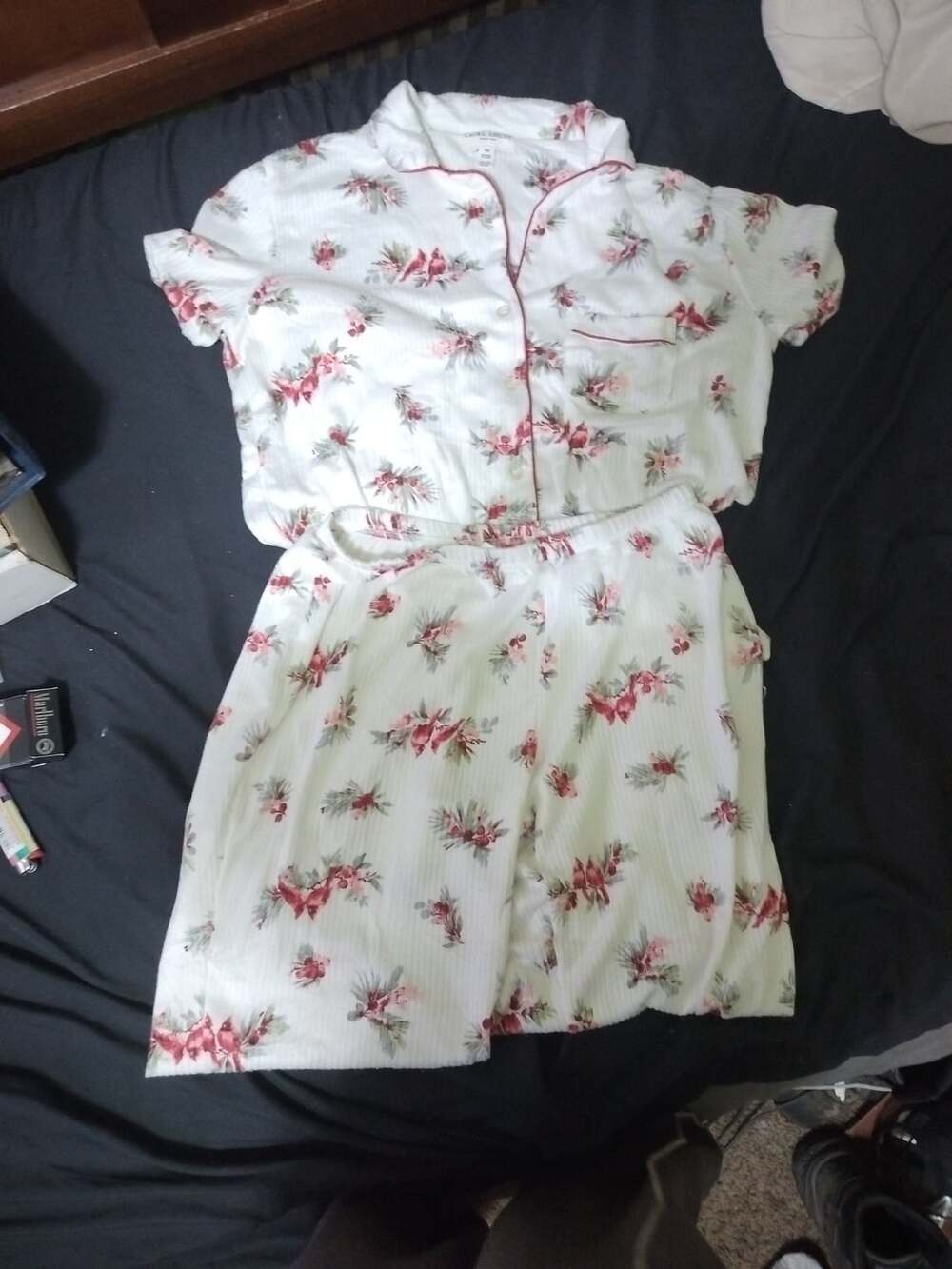 Laura Ashley Long Sleeve Pajama Set White Floral Cardinal Print Medium